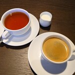 THE KASUGA - ドリンクセットのホットコーヒーとアッサムティー