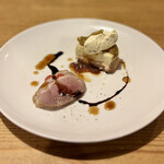 セルクル - オードブルふた皿目
きのこのフランとリエットのタルト
～フォアグラムースを添えて〜