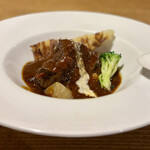 セルクル - 肉料理
牛スネ肉のビーフシチュー