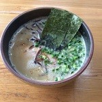 豚骨ラーメン730円