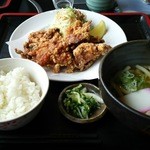 本家権太楼 - 本日の『唐揚げ定食』、同行のお二人はもっと沢山感がありました。