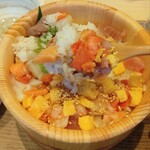 おひつごはん四六時中 - 四六彩りおひつごはん に、海老みそソースをまんべんなくかけました→いただきます(^^)/ (2026.04.11)