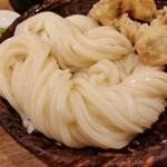 うどん 慎 - このねじりに、艶のあるうどんがたまらない～♪