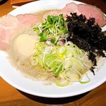 金沢濃厚煮干豚骨 伊乃心 - 