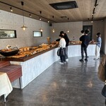 ウエストヴィレッジ - 朝９時半の店内
