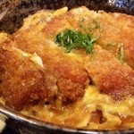 手打そば まかど - しっとりと蕎麦のダシが染みわたったカツ丼です♪