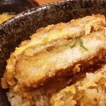 手打そば まかど - 卵とダシとの絡みが最高です