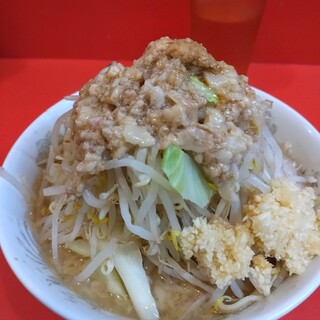 ラーメン二郎  - 料理写真:ラーメン（小）野菜マシマシ、あとは普通