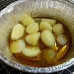 炭火焼肉ホルモン 雄 - にんにく焼き