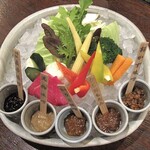ごはんとお酒　なが坂 - 郷土の味噌 野菜桶