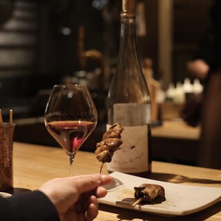 料理に寄り添うワインや日本酒を自ら買い付けをしセレクト