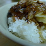 阿霞 燒肉飯 - 艶々に炊けた台東米の見事な粒立ち、わかりますか？