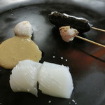 ウシマル - スミイカ　口、身、白子、肝 　イカ墨ソーセージ