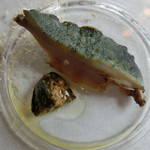 ウシマル - 黒アワビ、肝、山わさび、塩