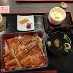 うなぎ川はら - フルーツと茶碗蒸しに鰻の肝吸いも付いてます。