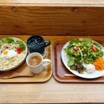 CAFE木と本 - 
