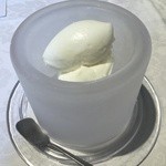 ウシマル - ミルクアイス、ヨーグルト