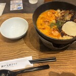 神戸元町ドリア - とろ〜〜〜りぜいたくハーフ&ハーフ！               海老とモッツァレラの伊勢エビ風味クリームドリア･･･モッツァレラと赤ワインで煮込んだビーフシチュードリア 1716円！