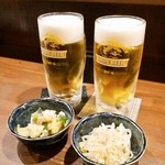 炭火焼鳥英 - 付きだし＆ビール