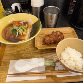 サッポロ ラーメン ハチ_1