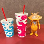 イオンシネマ - ドリンク写真:メロンソーダ(S)とアイスティー(M)