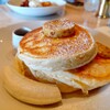 bills - ●リコッタパンケーキw/フレッシュバナナ、ハニーコームバター