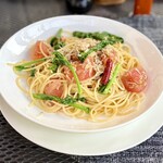 レストラン＆パティスリー 木かげ茶屋 - 本日のパスタ料理：
しらすと菜の花とトマトのペペロンチーノ