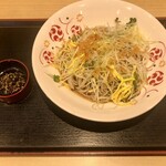 いろり庵きらく - 料理写真:季節のオススメ　桜エビの冷やしちらしそば　¥780-