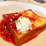 bills - ●フレンチトースト/チェリーコンポート/マスカルポーネ/ピスタチオ