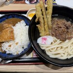 資さんうどん - 料理写真:ミニカツカレー 439円 / 肉ごぼ天3本うどん 779円