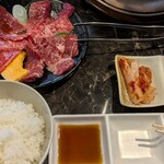 炭火焼肉 楽牛園 - 