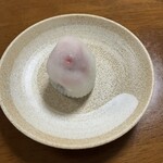 山田餅本店 - いちご　あんこ　餅　のバランスがいい