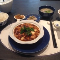 華都飯店 - 先週から食べたかった麻婆豆腐。やっといただきました♪ 辛さが後からジワジワw
