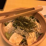 肉ト魚 ちゃんと - 釜揚げしらすと豆腐のサラダ