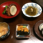 しん進 - タコ　ウニとのり　タイのまこ　かまぼこ　モズクの酢の物