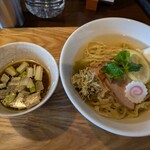 ライフイズビューティフル らぁ麺アンドカフェバー - 