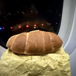 パン・メゾン - ■塩パン ￥95 (松山空港離陸直前)