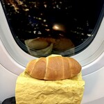 パン・メゾン - ■塩パン ￥95 (離陸！)