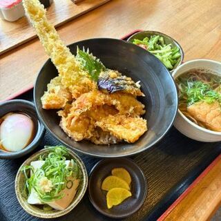 一番人気の「上大正庵定食」