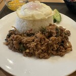 タイ料理 サバイ サバイ - 