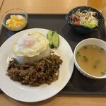 タイ料理 サバイ サバイ - 