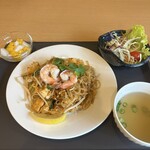 タイ料理 サバイ サバイ - 