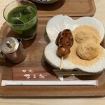 甘党まえだ - 料理写真:甘党まえだのお餅とおだんごセット。