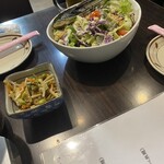 本通 地鶏 居酒屋 作 - 