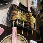 本通 地鶏 居酒屋 作 - 