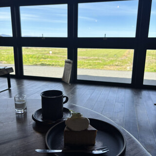 Cafe&Confectionery スズノイエ_0