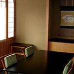 Kyouto Kicchou - 個室の洋室では、眺望の素敵なお部屋で椅子に座って会席料理をお楽しみいただけます。