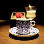 CAFE CEREZA - 鳳凰を彩る青と白のコントラストが目を引きます☆