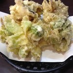元祖手打そば いづるや - ふきのとうと舞茸の天ぷら￥６５０