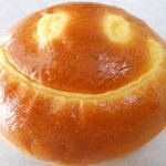 ブーランジェリー ラ・テール - 幸せを呼ぶクリームパン